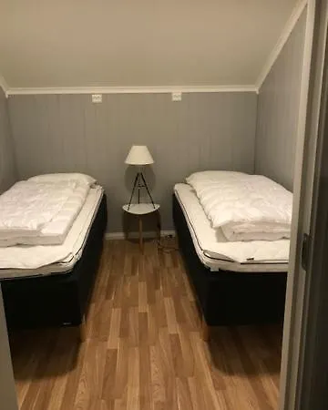 Kjelkebakken Gard 2. * Lyngseidet